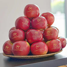 Jabłka z logo